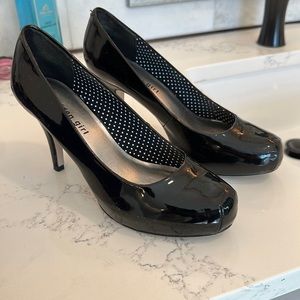 Madden girl getta black patent heels